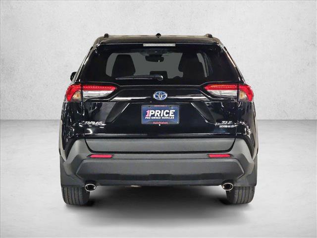 Used 2024 Toyota RAV4 XLE AWD/4WD image 7