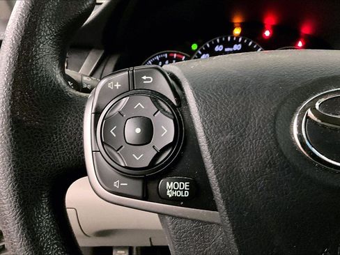 Used 2012 Toyota Camry LE image 18