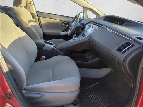 Used 2014 Toyota Prius Three image 29