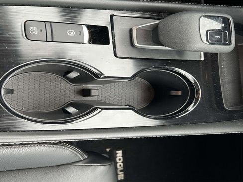 Used 2021 Nissan Rogue SL w/ Premium Package image 26