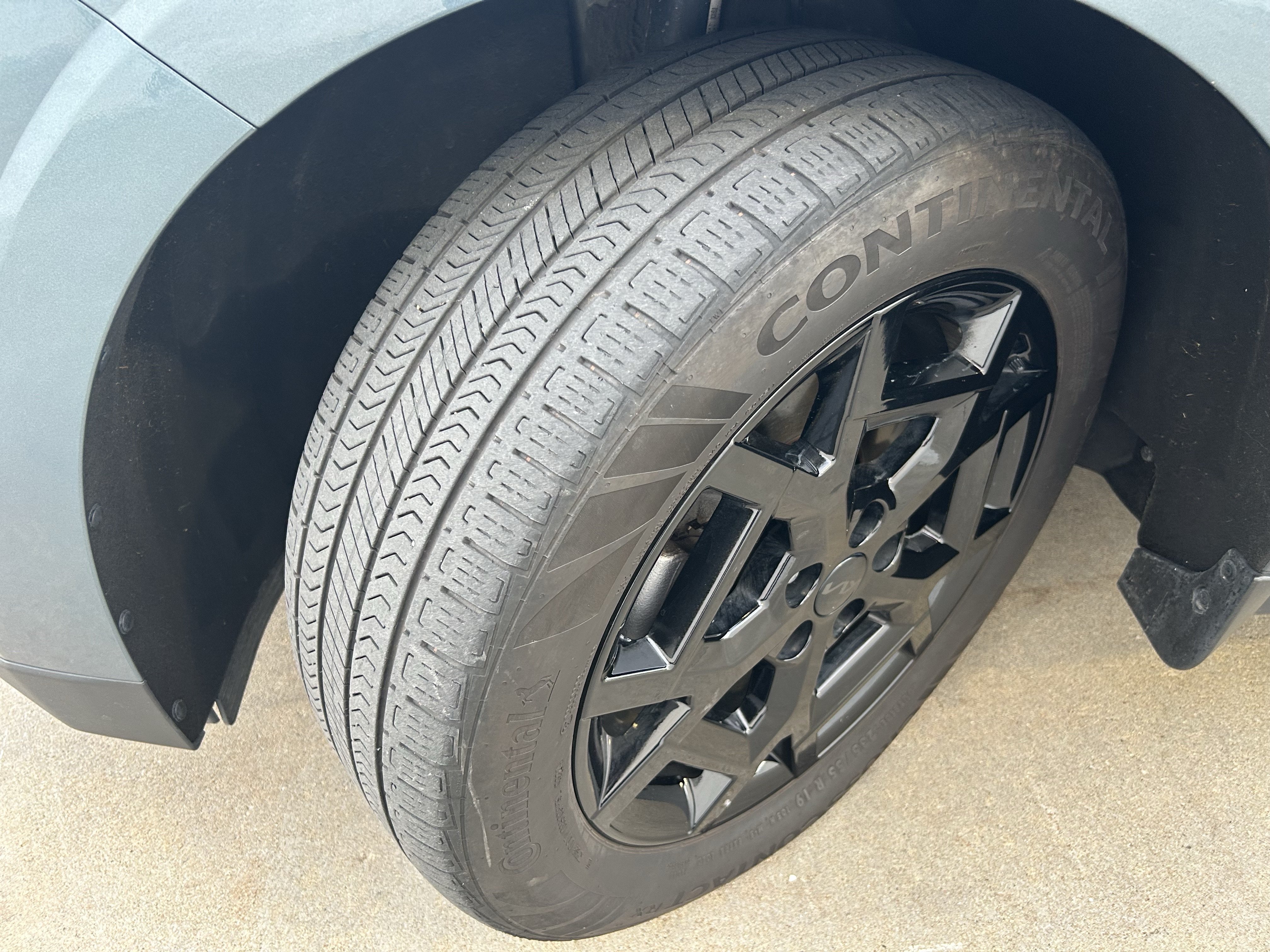 Used 2025 Kia Carnival SX w/ SX Dark Edition Package FWD image 10