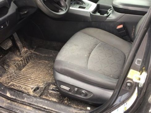 Used 2021 Toyota RAV4 XLE image 6