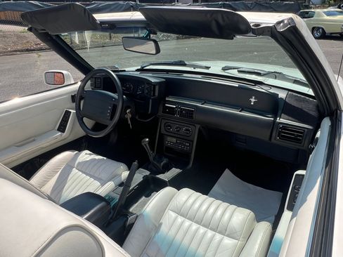 Used 1993 Ford Mustang LX RWD image 27