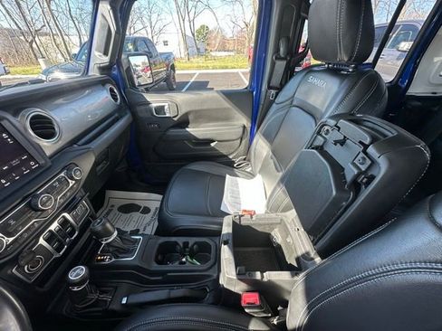 Used 2020 Jeep Wrangler Unlimited Sahara image 26