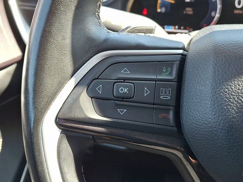 Used 2022 Jeep Grand Cherokee Laredo w/ Luxury Tech Group I image 20