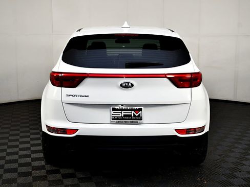 Used 2019 Kia Sportage LX image 9