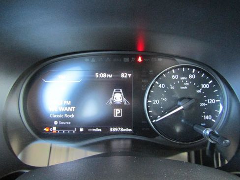 Used 2021 Nissan Kicks SV FWD image 14
