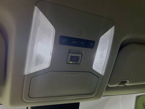 Used 2022 Toyota RAV4 LE FWD image 21