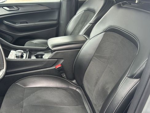 Used 2025 Jeep Grand Cherokee Altitude image 13