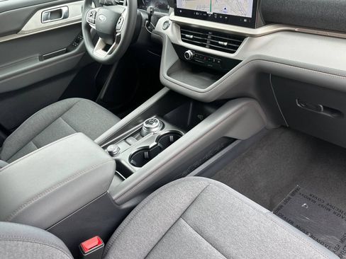 New 2026 Ford Explorer Active RWD image 16