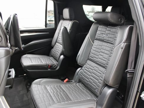 Used 2025 Cadillac Escalade ESV Sport Platinum w/ LPO, ONYX Package image 24