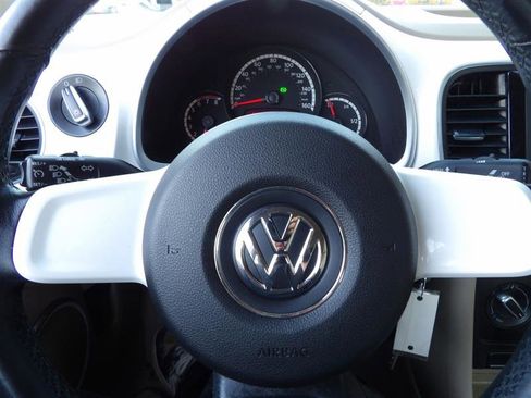 Used 2013 Volkswagen Beetle 2.5 image 21