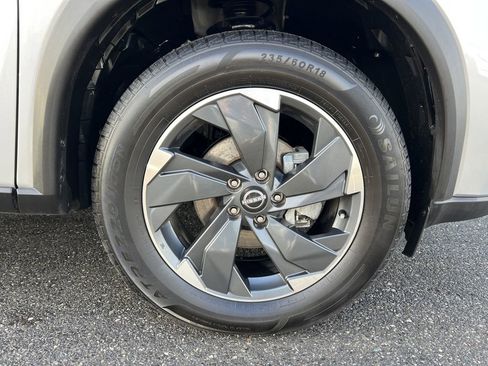 Used 2024 Nissan Rogue SV image 10