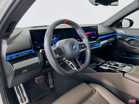 Used 2024 BMW i5 M60 w/ Premium Package AWD/4WD image 9