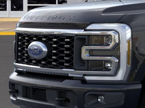 New 2026 Ford F350 4x4 Crew Cab DRW Super Duty image 17