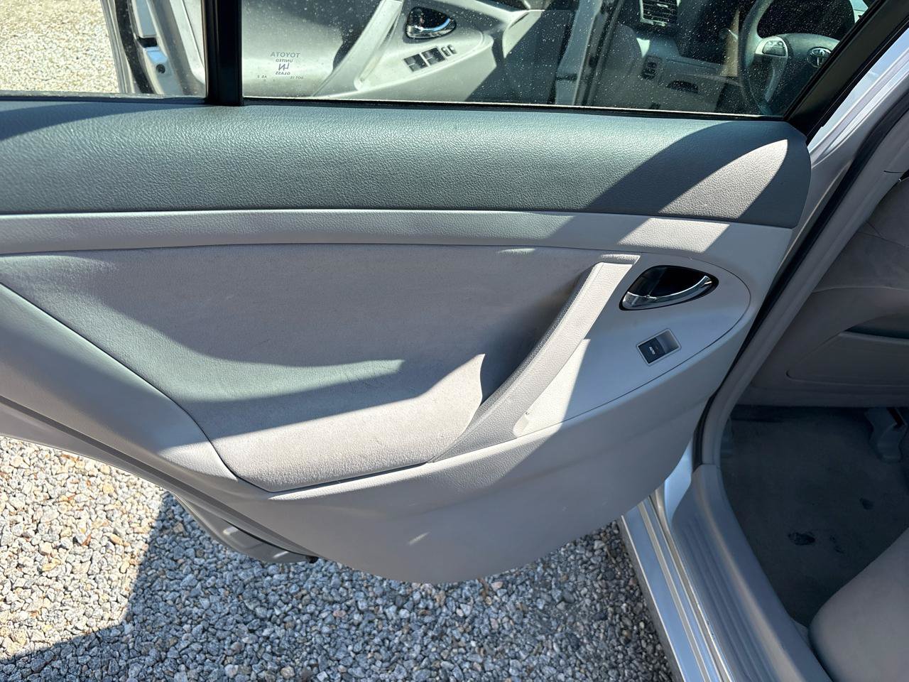 Used 2010 Toyota Camry FWD image 26
