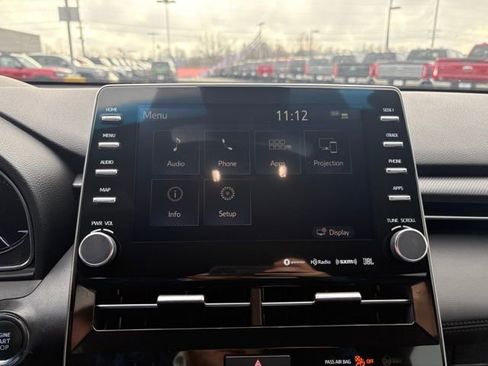 Used 2019 Toyota Avalon XSE image 16