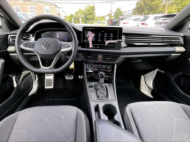 Certified 2025 Volkswagen Jetta Sport FWD image 14