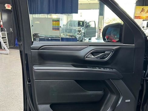 Used 2024 Chevrolet Suburban RST image 16