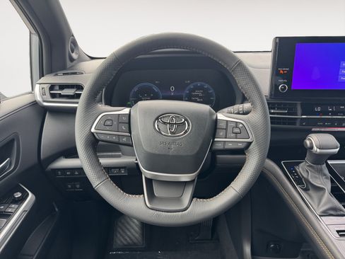 New 2026 Toyota Sienna XLE Woodland Edition AWD/4WD image 16