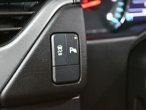 Used 2017 Chevrolet Suburban LS RWD image 63