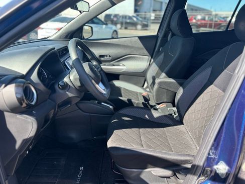 Used 2018 Nissan Kicks SV image 14