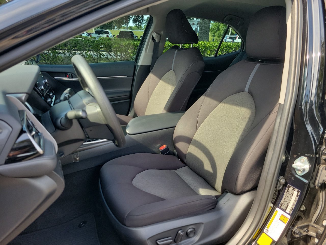 Used 2022 Toyota Camry LE FWD image 16