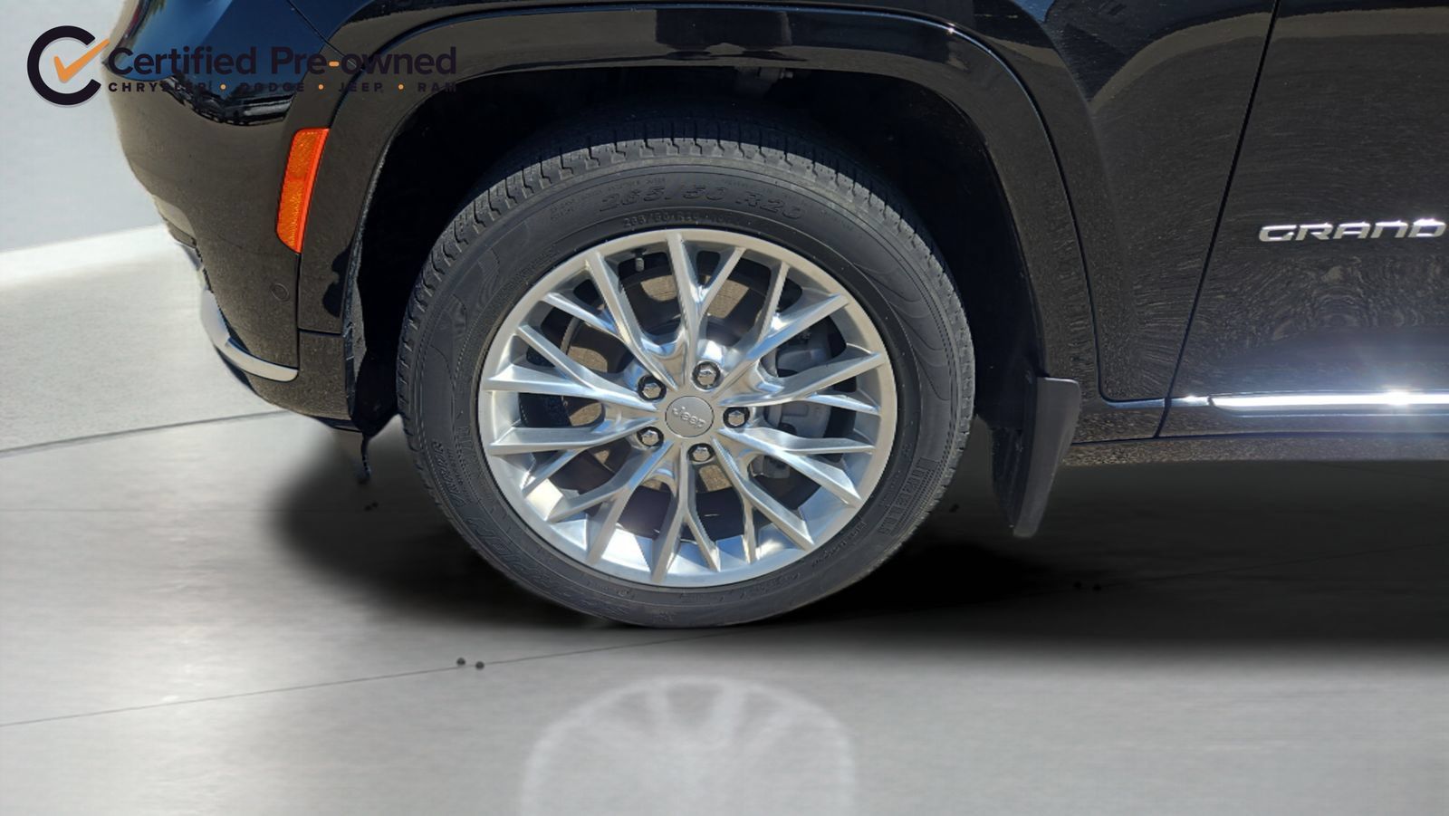 Certified 2021 Jeep Grand Cherokee L Summit w/ Advanced Protech Group IV AWD/4WD image 34