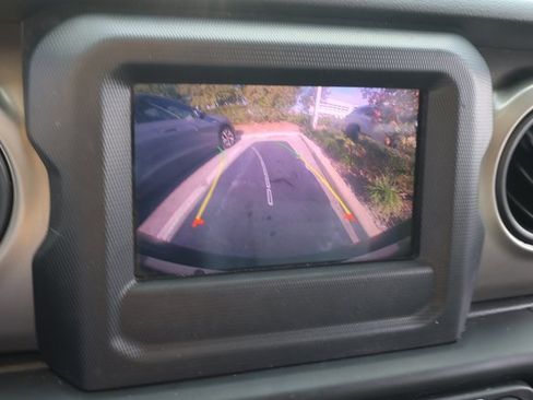 Used 2020 Jeep Wrangler Unlimited Sport S image 25