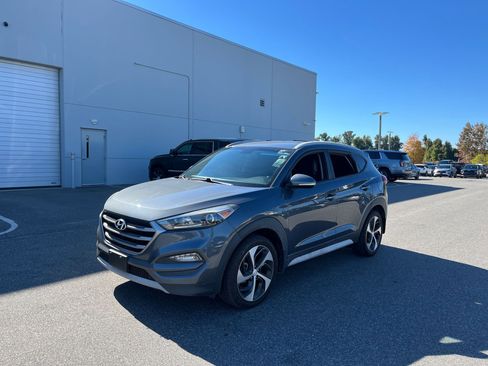 Used 2018 Hyundai Tucson Sport image 4