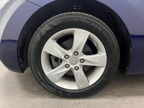 Used 2013 Hyundai Elantra GLS w/ Preferred Pkg FWD image 30