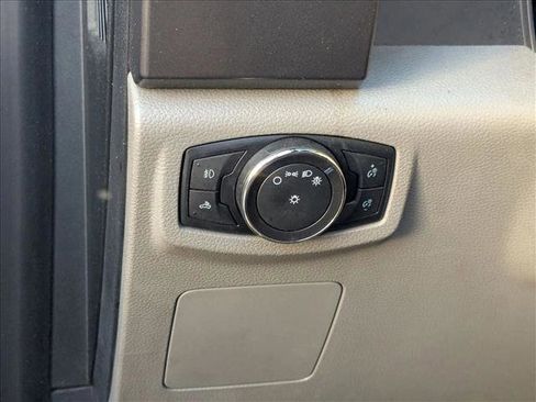 Used 2016 Ford F150 XLT image 10