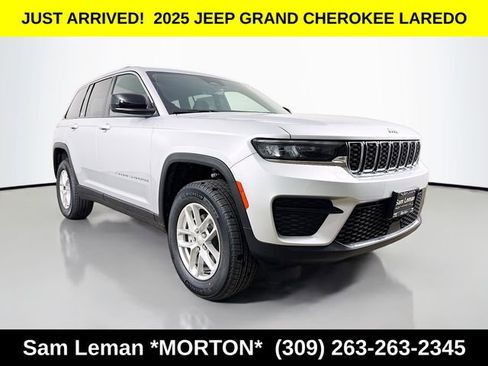 New 2025 Jeep Grand Cherokee Laredo w/ Luxury Tech Group I image 1