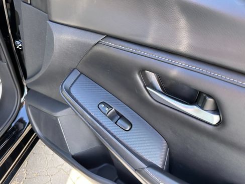 Used 2024 Nissan Sentra SV FWD image 14