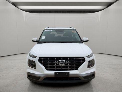 Used 2023 Hyundai Venue SEL image 8