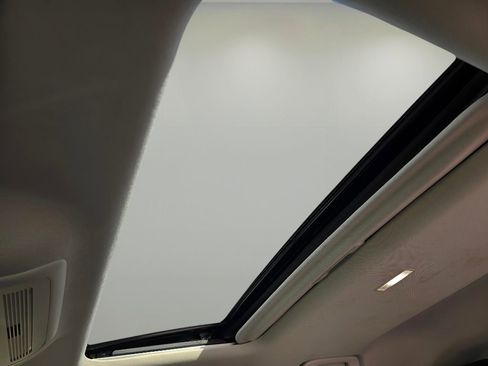 Used 2025 MAZDA CX-30 AWD 2.5 S w/ Premium Package image 19