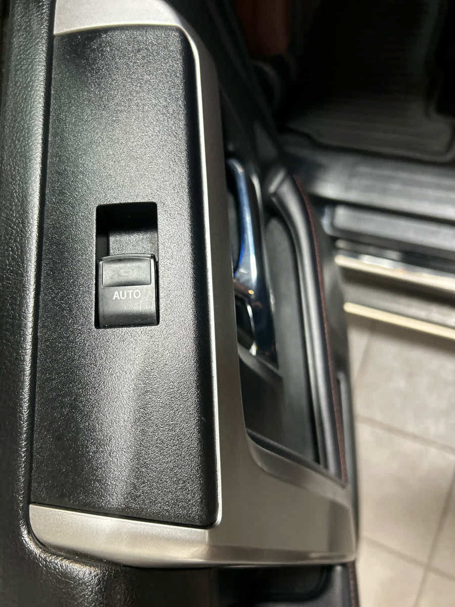 Used 2018 Toyota 4Runner Limited AWD/4WD image 27