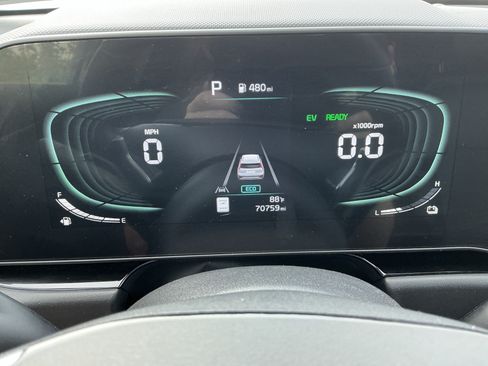 Certified 2023 Kia Niro EX FWD image 18