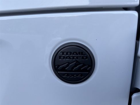 Used 2022 Jeep Wrangler Sport S image 13