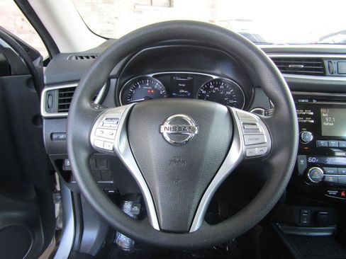Used 2016 Nissan Rogue SV w/ SV Moonroof Package FWD image 14