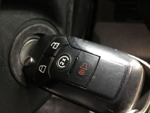 Used 2021 Ford F250 Lariat w/ Lariat Value Package image 12