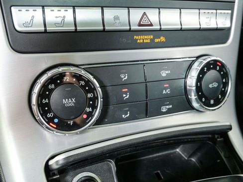 Used 2013 Mercedes-Benz SLK 250 image 16