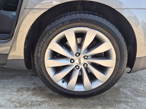 Used 2015 Lincoln MKS w/ Equipment Group 101A FWD image 25