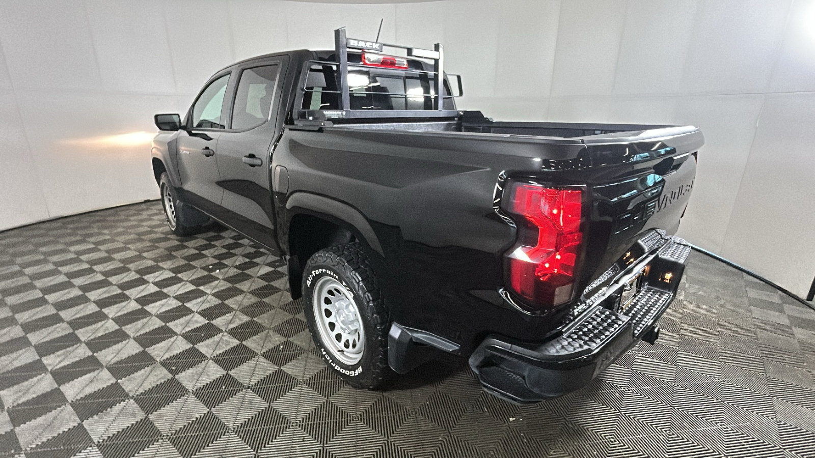 Used 2023 Chevrolet Colorado W/T w/ LPO, Pro Essentials Package AWD/4WD image 5