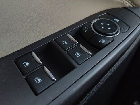 Used 2020 Ford Explorer XLT w/ Equipment Group 202A RWD image 27