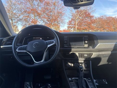 Used 2024 Volkswagen Jetta SE image 25