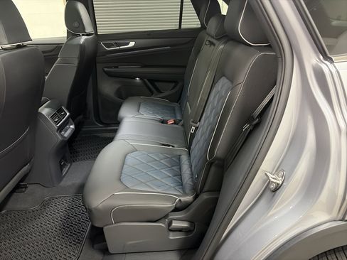 Certified 2025 Volkswagen Jetta SE image 64