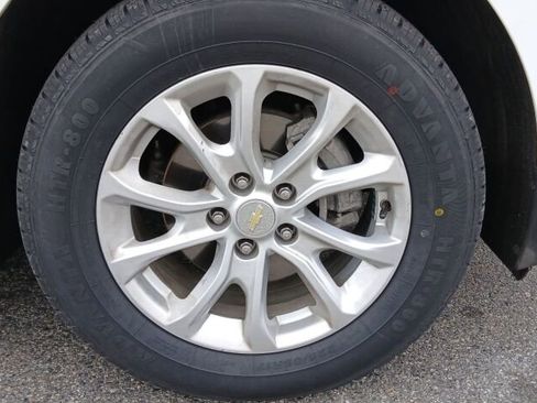 Used 2021 Chevrolet Equinox LS w/ LPO, Blackout Package image 8