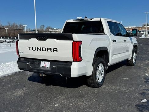 Used 2022 Toyota Tundra SR5 w/ SR5 Convenience Package image 3