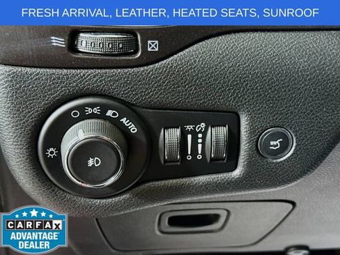 Used 2019 Jeep Cherokee Trailhawk AWD/4WD image 10